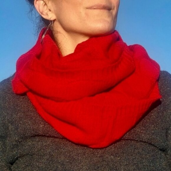 NEW, Coach Cashmere Wool Blend Signature Logo Cable Knit Scarf Shawl - Picture 3 of 16